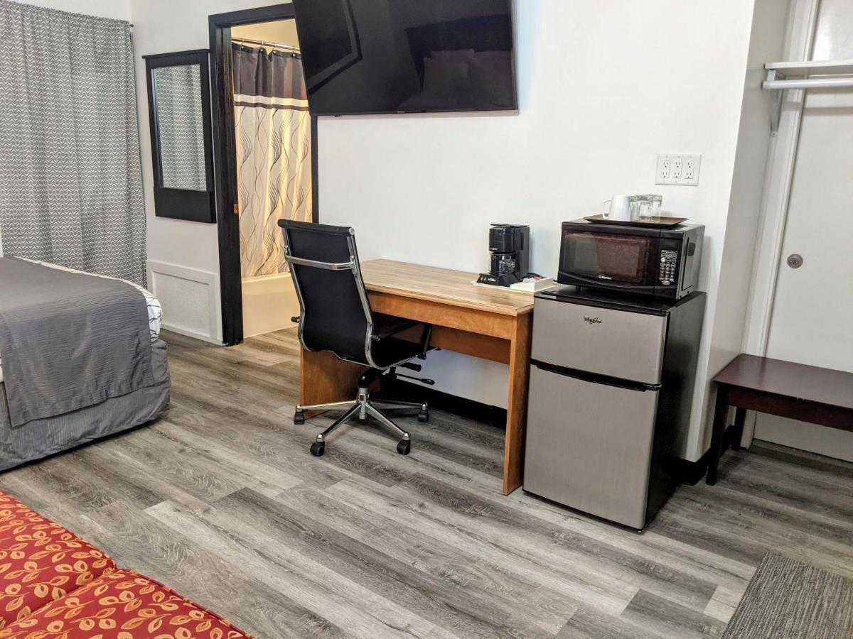Skyview Motel - Prairie Du Sac Екстериор снимка