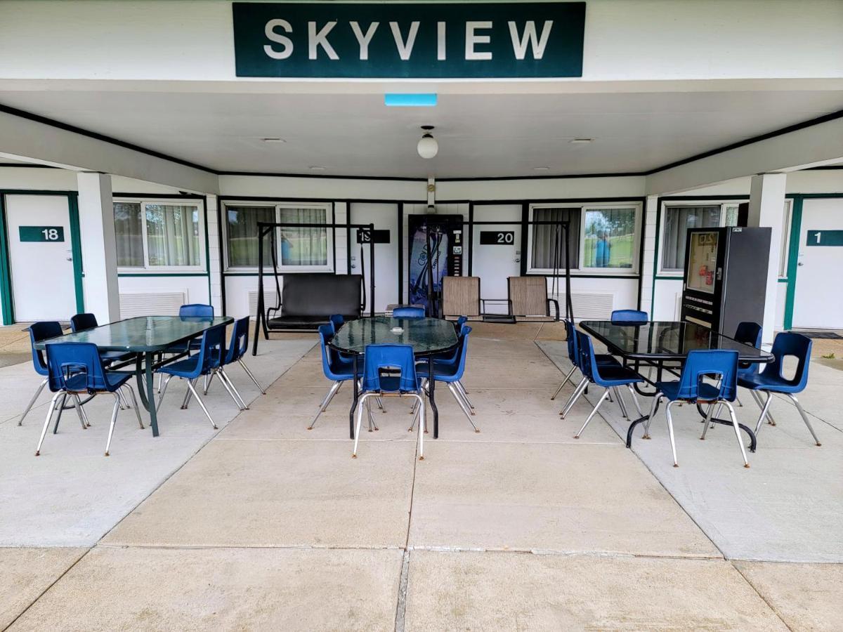 Skyview Motel - Prairie Du Sac Екстериор снимка