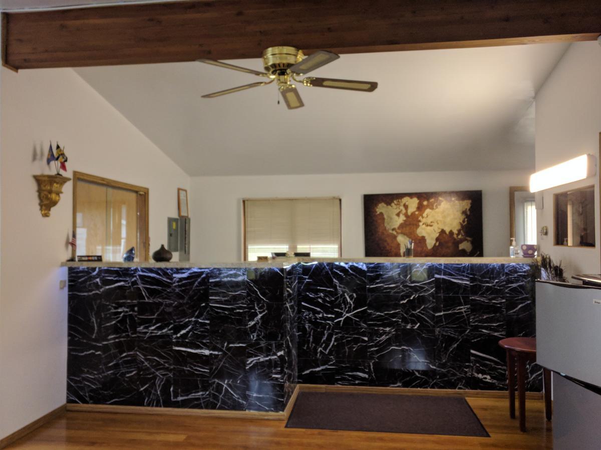 Skyview Motel - Prairie Du Sac Екстериор снимка